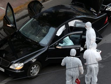 Προθεσμία να απολογηθεί την Τρίτη πήρε ο 29χρονος που έστειλε τα δέματα-βόμβες σε Λ. Παπαδήμο και Β. Σόιμπλε (βίντεο)